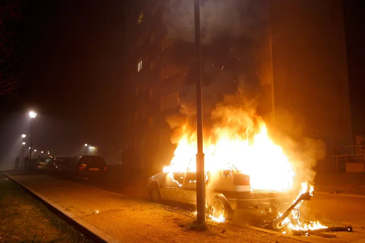 1,000 Cars Torched Per Week By "Youths" In France