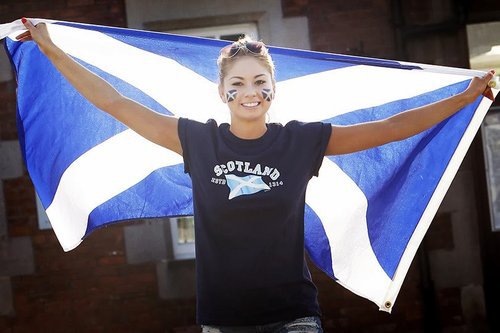 scotland+flag+girl1