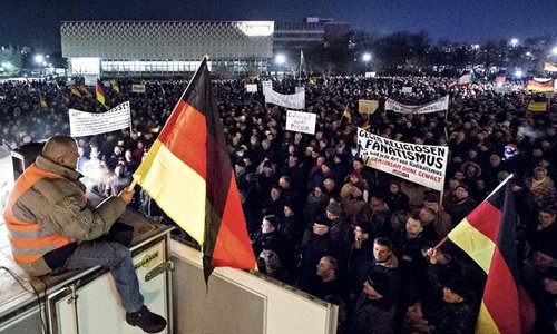 Pegida-demonstration-in-D-012[1]