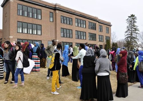 635622900546401978-St-Cloud-Somali-protest-31