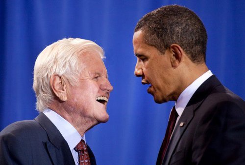 Senator_Edward_Kennedy_with_President_Barack_Obama_4-21-09-e1427762003992-640x432