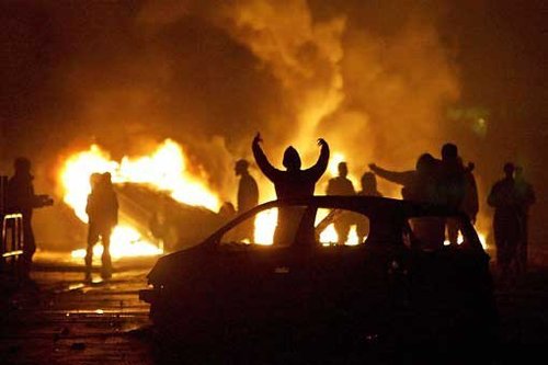 Muslims-car-burning-France