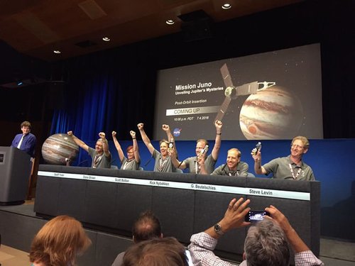 juno-team-celebrates-jupiter-arrival