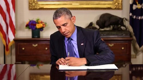 obama-signs-commutations1