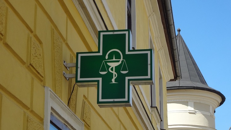 logo-pharmacy-3215049_1280