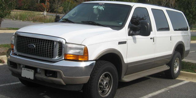 04_Ford_Excursion