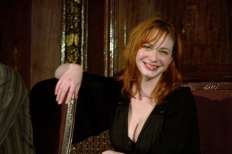 800px-Christina_Hendricks_Smile_1_