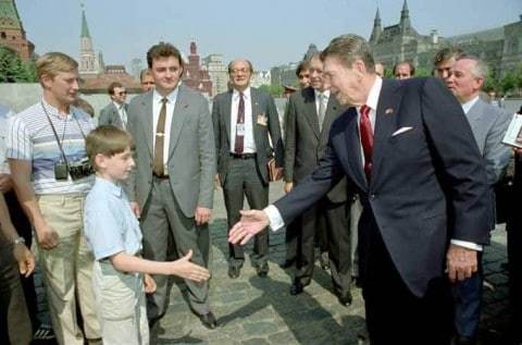 reaganinredsquare